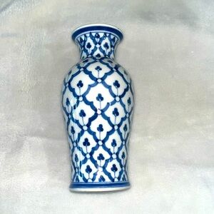 China Old of blue and white porcelain vase
